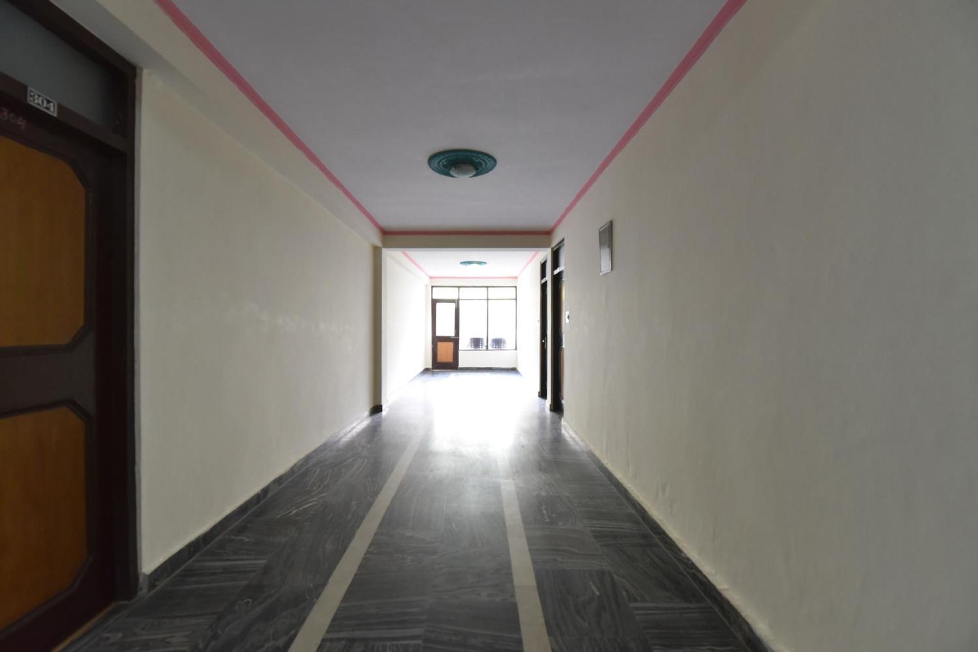 Oyo Hill View Hotel Manali  Bagian luar foto
